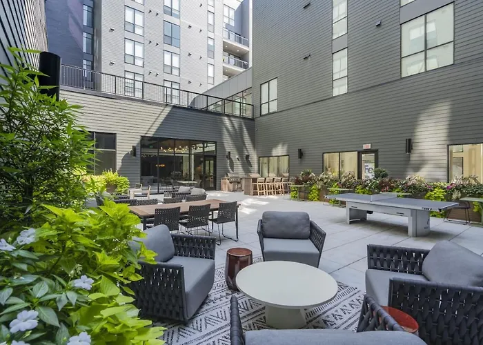 Apartment Lux King Bed Gym Free Parking