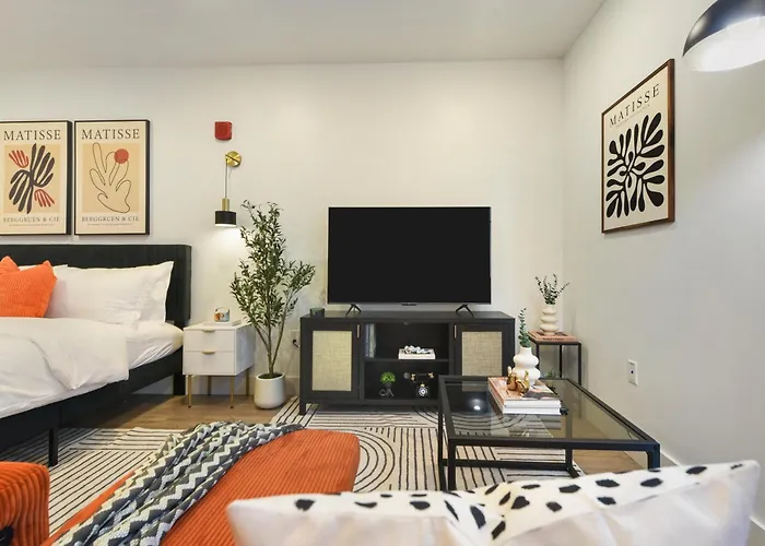 Lux King Bed Gym Free Parking * Pittsburgh