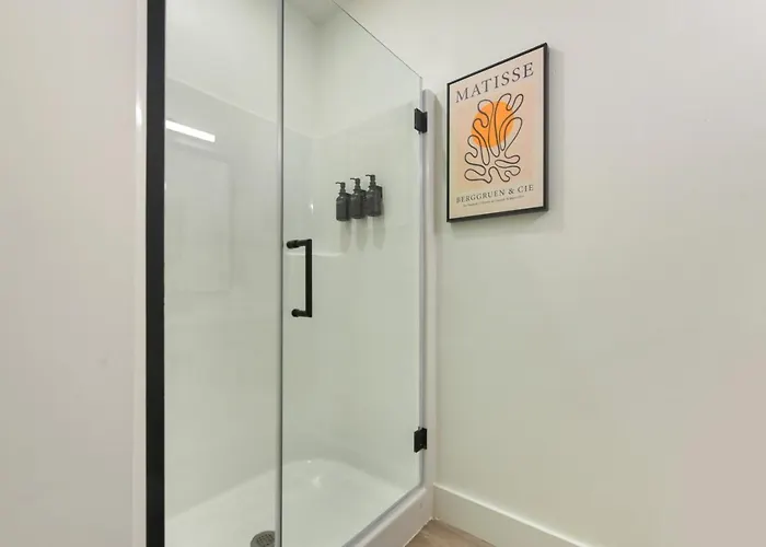Apartment Lux King Bed Gym Free Parking