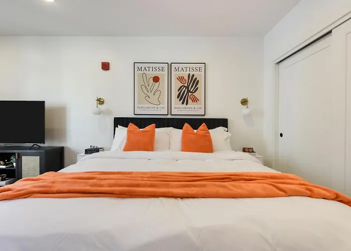 Apartment Lux King Bed Gym Free Parking Pittsburgh